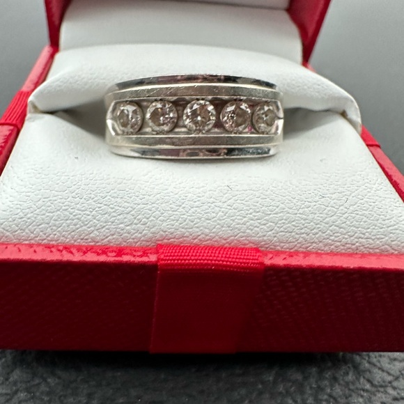 10k white cold 1/2ct